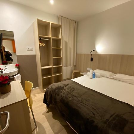 Hostal Bestprice Barcelona Stadium Eksteriør bilde