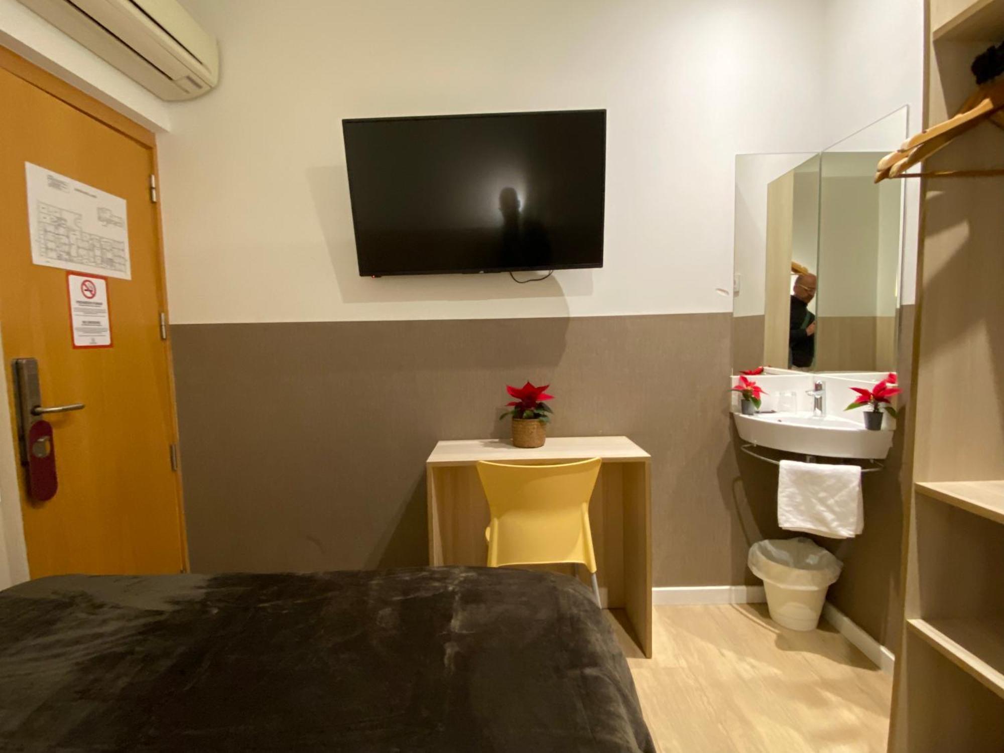 Hostal Bestprice Barcelona Stadium Eksteriør bilde