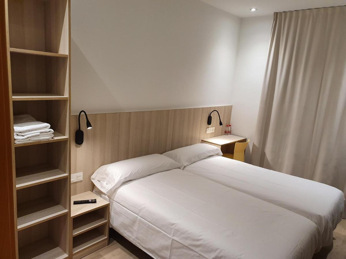 Hostal Bestprice Barcelona Stadium Eksteriør bilde