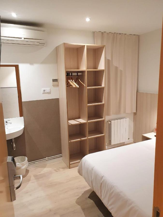 Hostal Bestprice Barcelona Stadium Eksteriør bilde