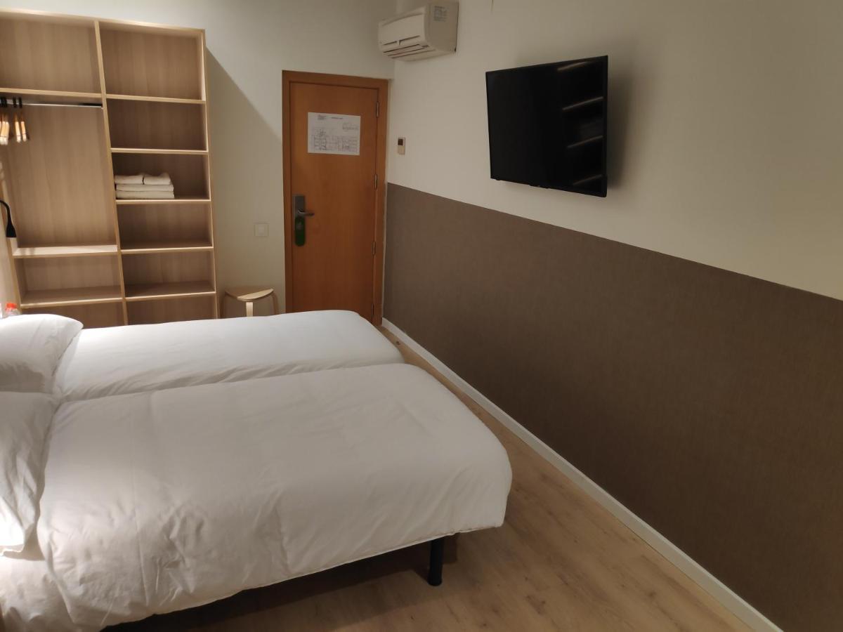 Hostal Bestprice Barcelona Stadium Eksteriør bilde