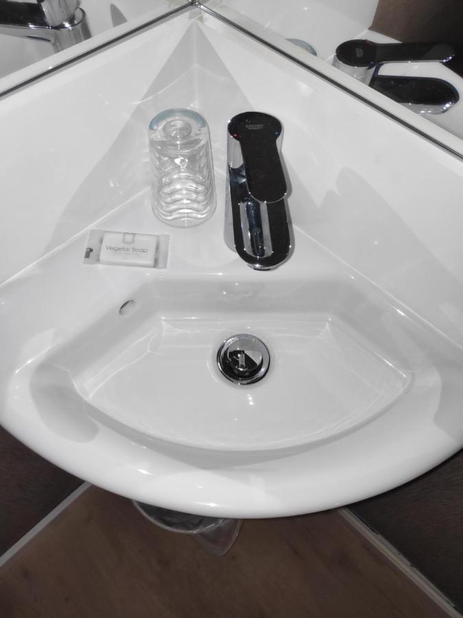 Hostal Bestprice Barcelona Stadium Eksteriør bilde